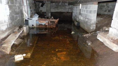 Nature blowing holes in this o - SAM_1109.jpg