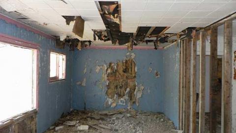 Nature blowing holes in this o - SAM_1113.jpg