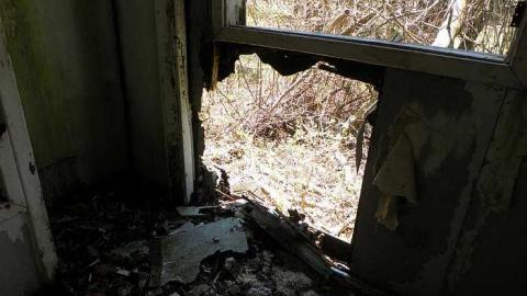 Nature blowing holes in this o - SAM_1119.jpg