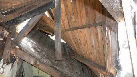 Nature blowing holes in this o - SAM_1125.jpg