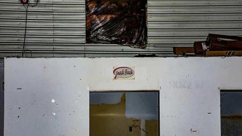 Flea Market - k-0-8.jpg