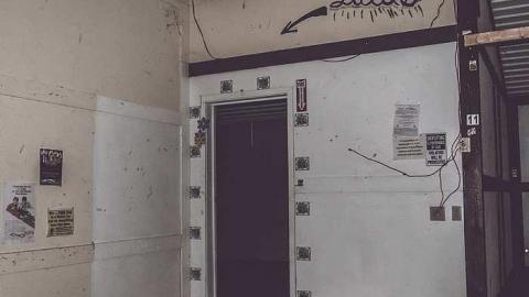 Flea Market - l-0-9.jpg