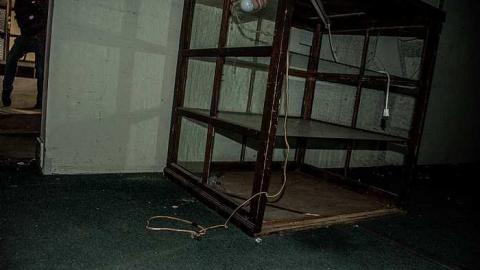 Flea Market - q-0-13.jpg