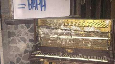 Left To The Vultures - Left-to-the-Vultures-(house)22.jpg