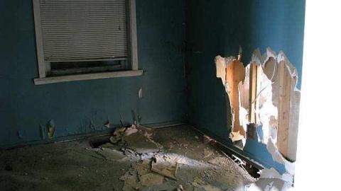 Collapsible Living - Television-Keene-TwoForOne13.jpg