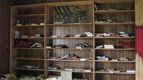 Collapsible Living - Television-Keene-TwoForOne39.jpg