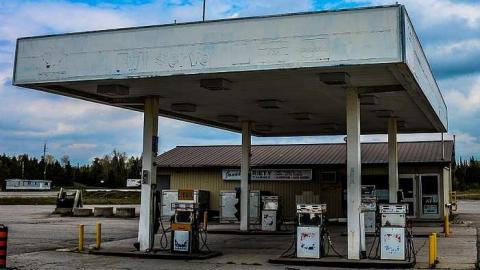 The Esso that never was - Bethany-Gas-Station9.jpg