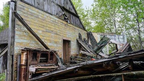 Schools Out - Germania-Ghost-Town5.jpg