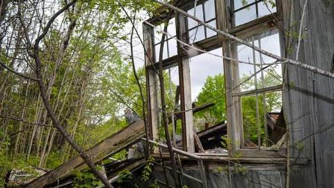 Schools Out - Germania-Ghost-Town9.jpg