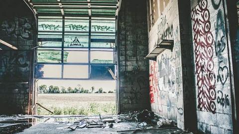 2017-05-30 - Garage-Across-from-Camp-30111.jpg