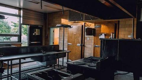 Old School - Dr.-F.J.-Donevan-Collegiate212.jpg