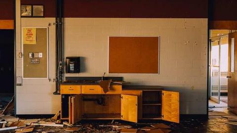 Old School - Dr.-F.J.-Donevan-Collegiate215.jpg