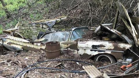 What an Old Man Left Behind. - Hoarders-Trash-Heap63.jpg