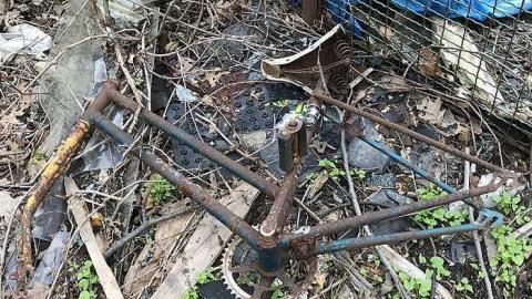 What an Old Man Left Behind. - Hoarders-Trash-Heap65.jpg