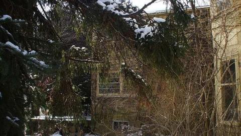 Mega mansion 2012 - Neglected-Manor272.jpg