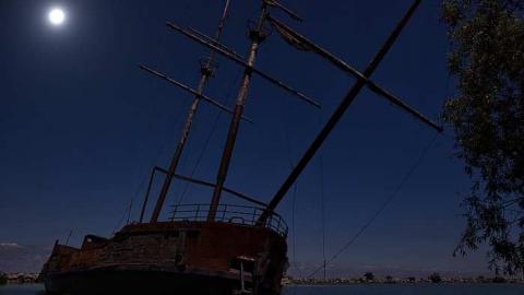 Loose Lips Sink Ships - Le-Grande-Hermine-Ghost-Ship142.jpg