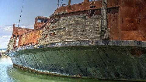 Loose Lips Sink Ships - Le-Grande-Hermine-Ghost-Ship152.jpg