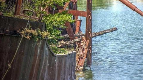 Loose Lips Sink Ships - Le-Grande-Hermine-Ghost-Ship190.jpg