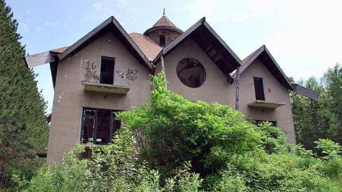 Such a Mess - Pefferlaw-Shining-House173.jpg