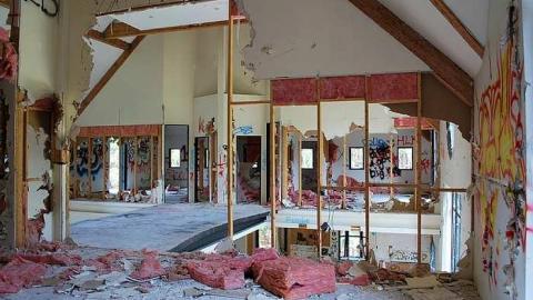 Such a Mess - Pefferlaw-Shining-House176.jpg