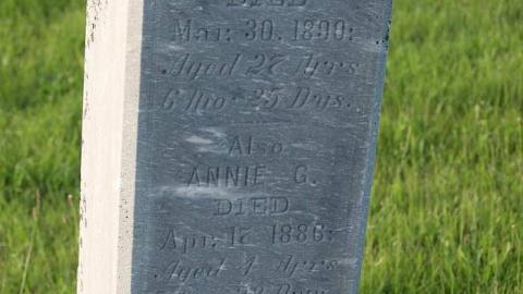 Dead, Still Lit - Franklin-Pioneer-Cemetery13.jpg