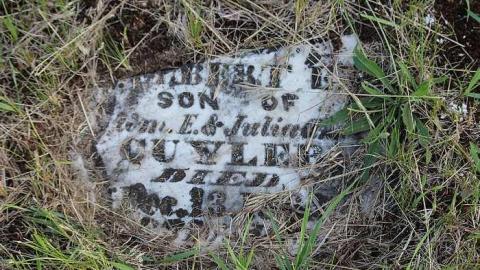 Dead, Still Lit - Franklin-Pioneer-Cemetery14.jpg