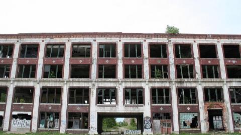 Detroit Packard Plant photo 4