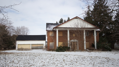 Abandoned Estate - Beautiful-Fanshawe-House81.png