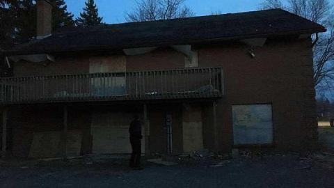 Abandoned Estate - Beautiful-Fanshawe-House84.jpg