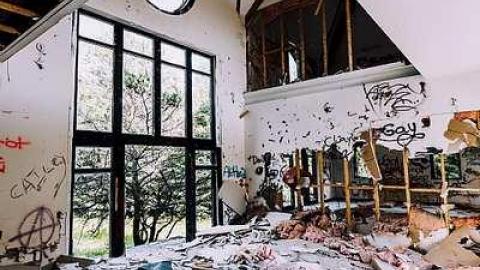 Awesome Architecture  - Pefferlaw-Shining-House23.jpg