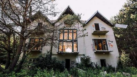 Awesome Architecture  - Pefferlaw-Shining-House39.jpg