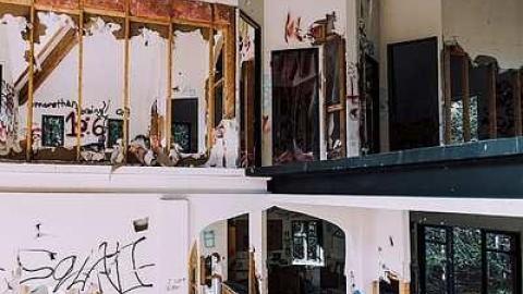 Awesome Architecture  - Pefferlaw-Shining-House42.jpg