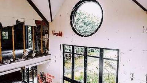 Awesome Architecture  - Pefferlaw-Shining-House43.jpg