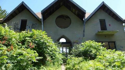 Friggin Vandals - Pefferlaw-Shining-House118.jpg