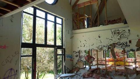 Friggin Vandals - Pefferlaw-Shining-House120.jpg