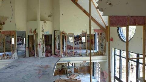 Friggin Vandals - Pefferlaw-Shining-House122.jpg