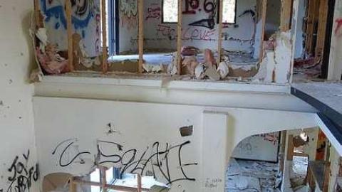 Friggin Vandals - Pefferlaw-Shining-House124.jpg