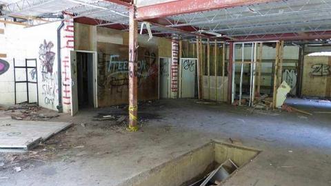 Friggin Vandals - Pefferlaw-Shining-House127.jpg