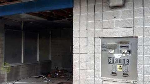 Creepy Looking Self Serve Carw - Barrie-Classic-Carwash11.jpg