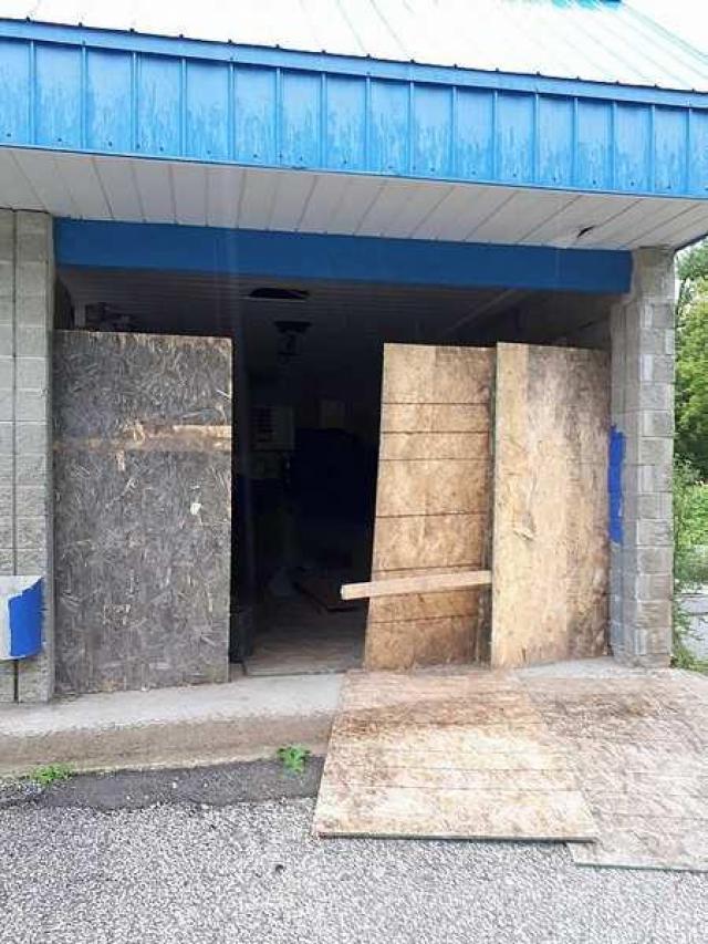 Barrie Classic Carwash photo 5