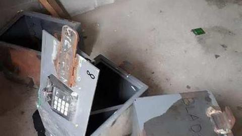 Creepy Looking Self Serve Carw - Barrie-Classic-Carwash9.jpg