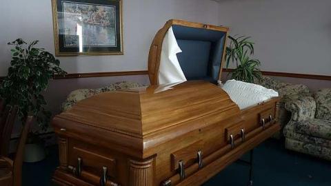 Coffins R Us '17 - DSC00799.jpg