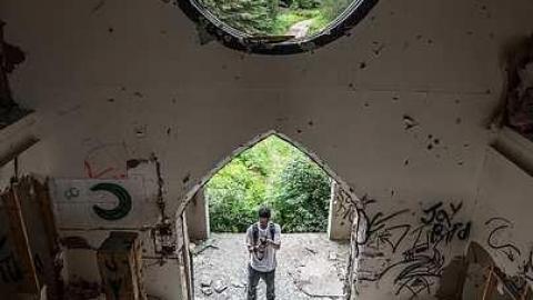 awful vandalism - Pefferlaw-Shining-House3.jpg