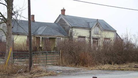 yellow farm house and barn  - IMG_3783.jpg