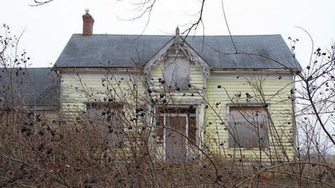 yellow farm house and barn  - IMG_3790.jpg