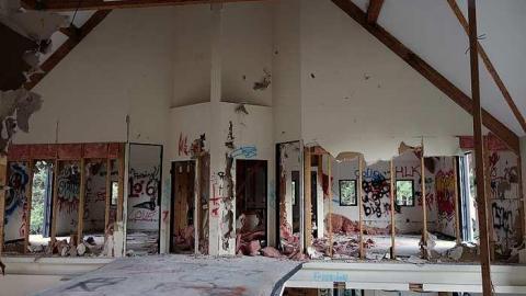 Trashed Beauty '17 - Pefferlaw-Shining-House153.jpg