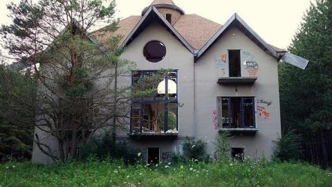 Trashed Beauty '17 - Pefferlaw-Shining-House135.jpg