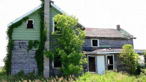christmas lights up - Melancthon-(ghost-town)129.jpg