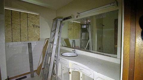 Red Bungalow - IMG_1673.jpg