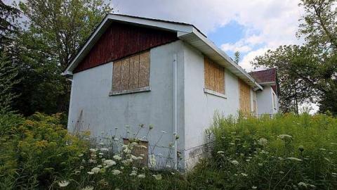 House Graveyard - IMG_1812.jpg